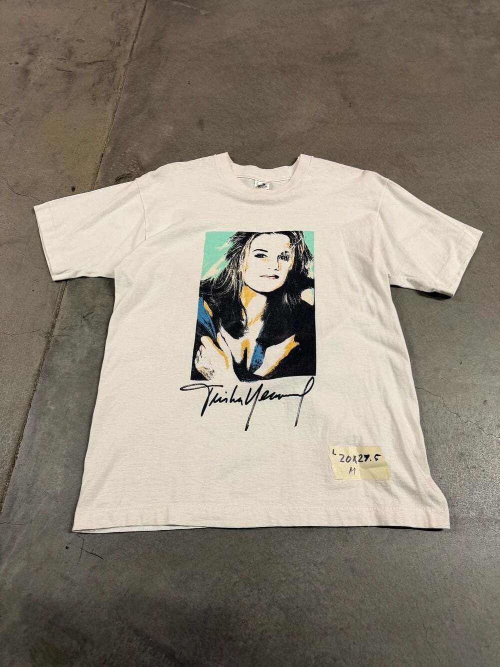 Vintage 1993 Trisha Yearwood Hearts in Armor Tour T-Shirt
